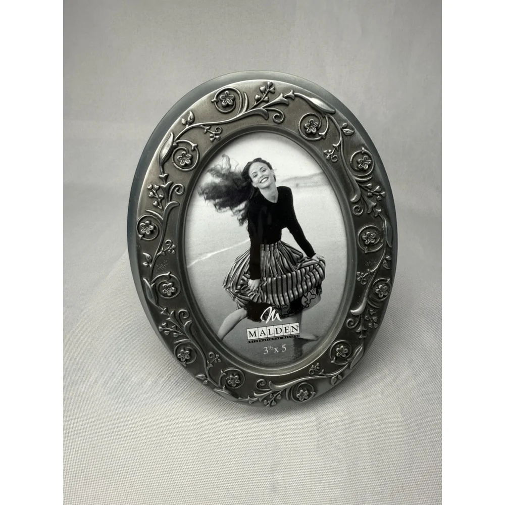Malden Pewter Ornate Floral Oval Picture Photo Frame 3.5” x 5” Easel Back